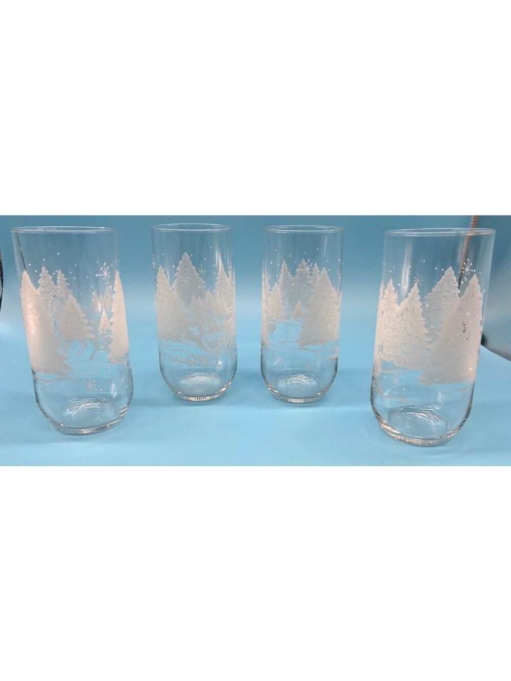 Set Of 4 Vintage Avon Winter Wonderland Glass Tumblers Frosted Christmas Trees